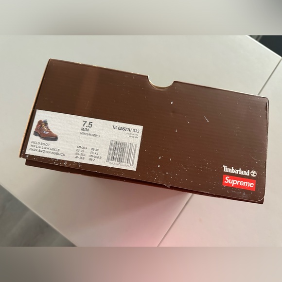 [SOLD on alias] Timberland Field Boot
Supreme New York Yankees Brown - Picture 9 of 10